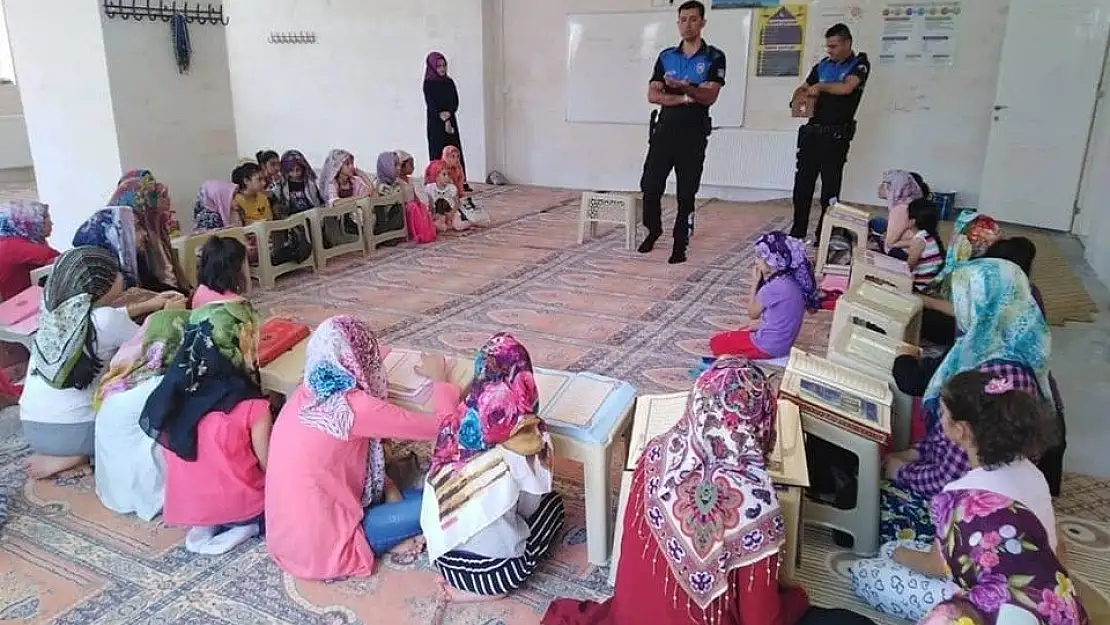 'Kuran kursu öğrencilere bilgilendirmeler yapıldı'