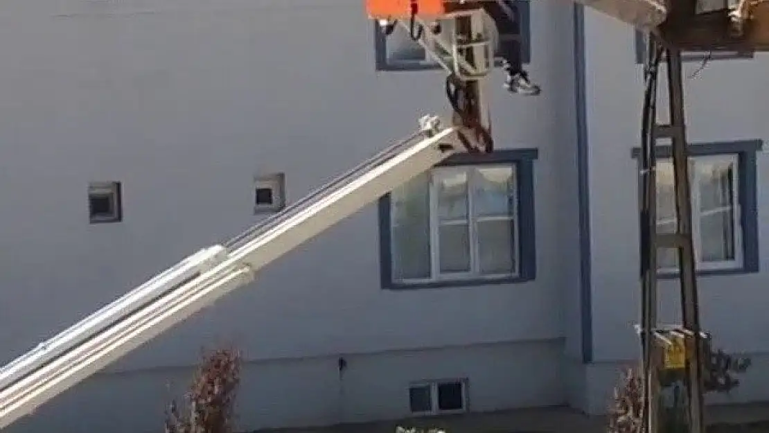 'Elektrik akımına kapılan işçi yaralandı'
