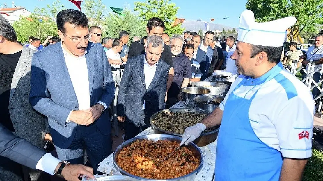 'Yeşilyurt´un ünlü yemekleri Kiraz Festivalinde beğeniye sunuldu'
