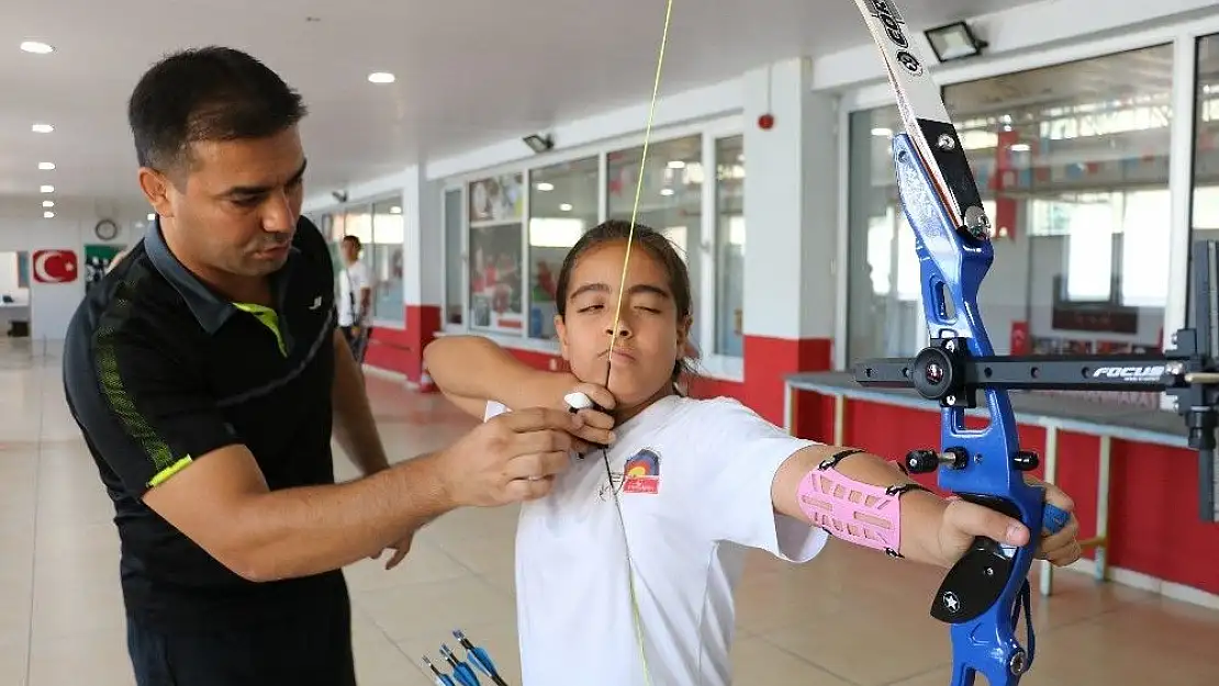 'Türkiye şampiyonasında derece elde eden okçuların hedefi milli takım'