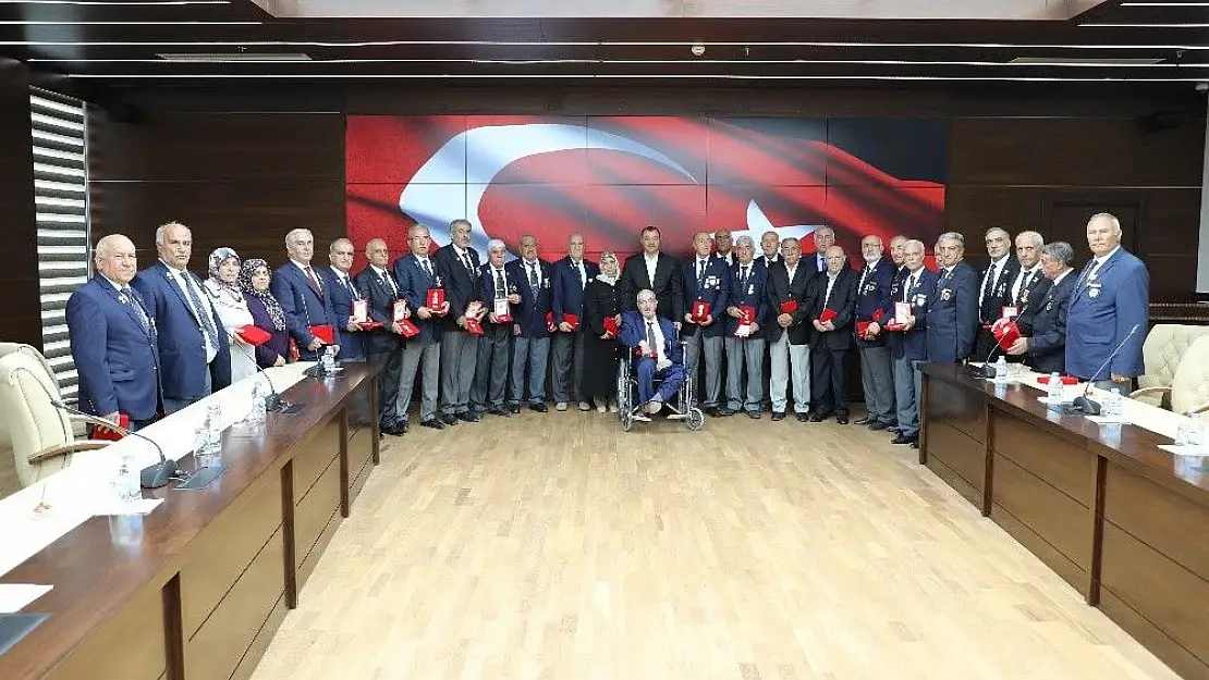 'Elazığ´da Kıbrıs Gazilerine Milli Mücadele Madalyası verildi'