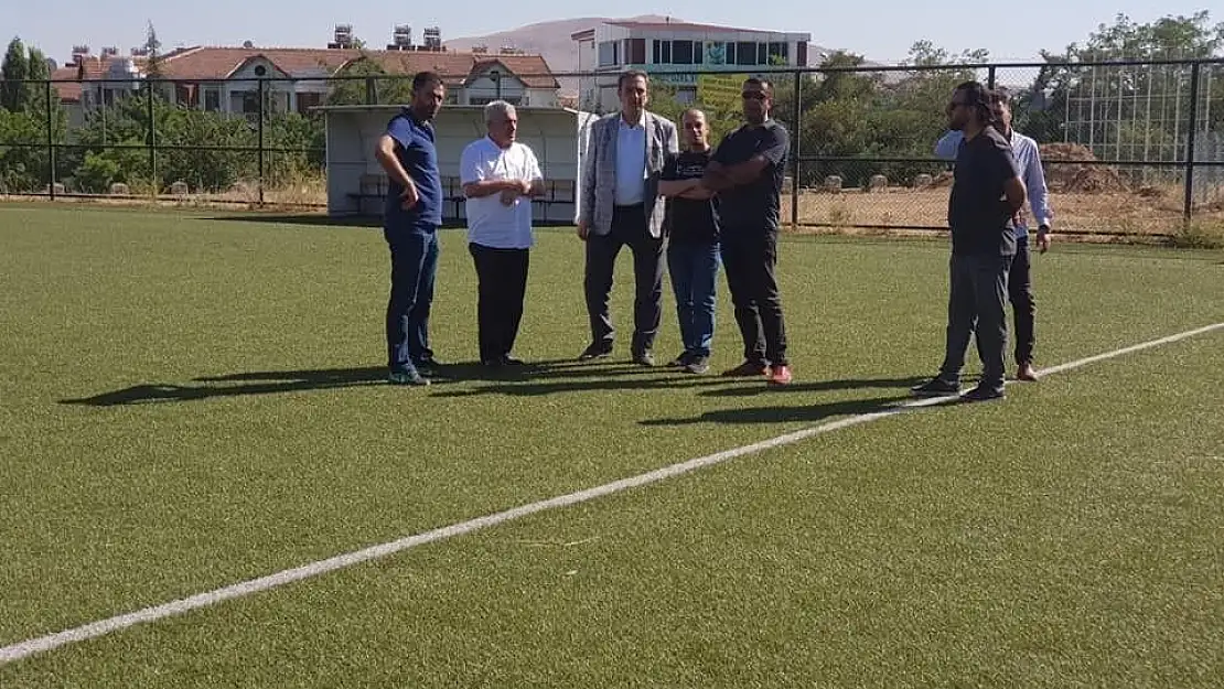 'Fırat Üniversitesi sentetik sahası incelendi'