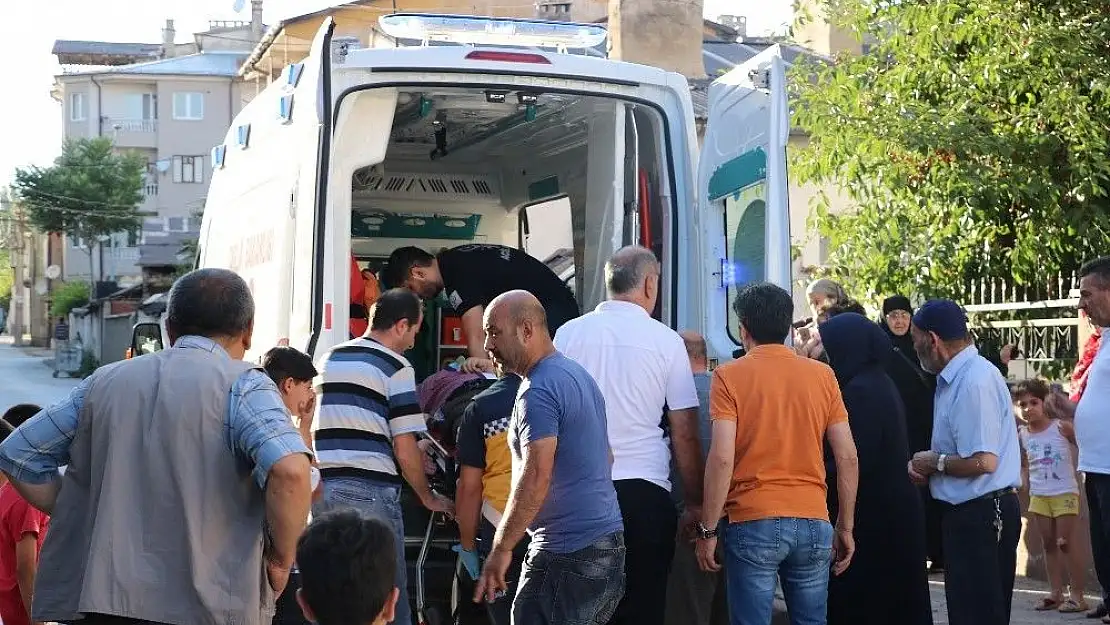 'Vişne toplamak için çıktığı ağaçtan düşen şahıs yaralandı'