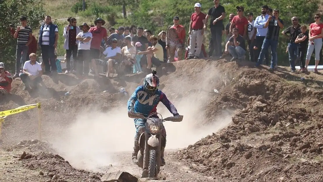 'Sivas Süper Enduro Festivali nefes kesti'