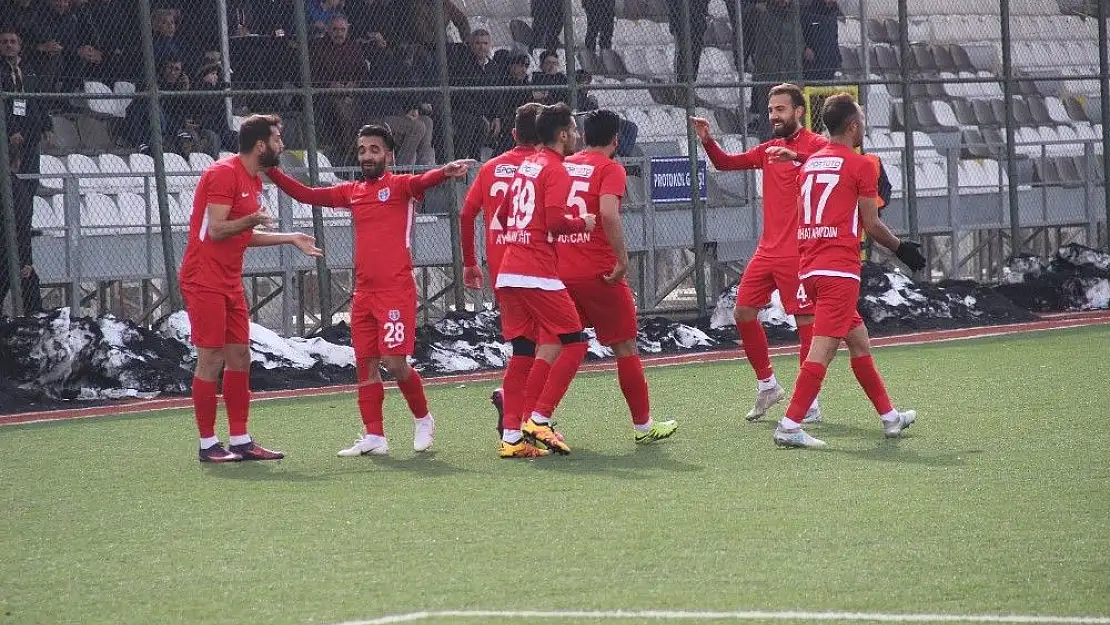 'Elazığ Belediyespor´dan 10 imza'