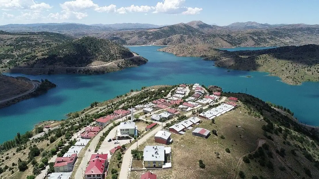 'Sivas´taki bu köy, tatil köylerini andırıyor'