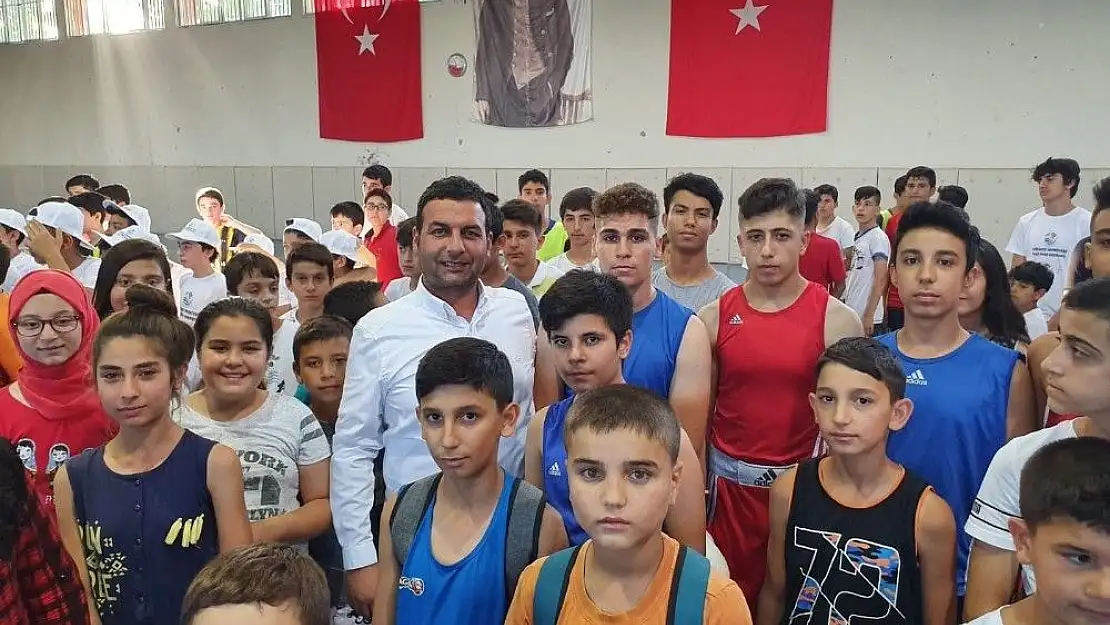 'Gölbaşı ilçesinde yaz spor okulları açıldı'