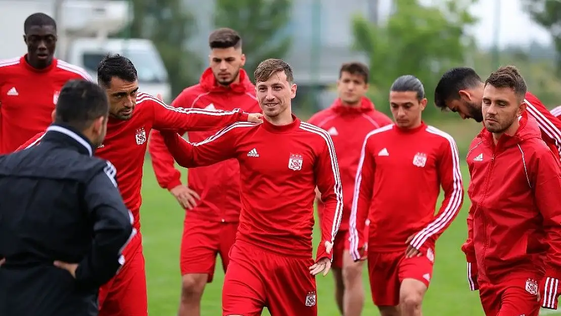'D.G.Sivasspor kamp çalışmalarını sürdürdü'