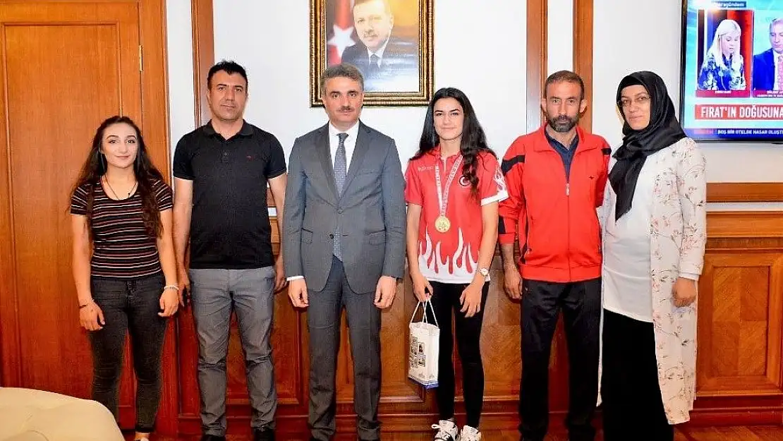 'Türkiye Boks Şampiyonu Hatice Akbaş Malatya`nın gurur oldu'