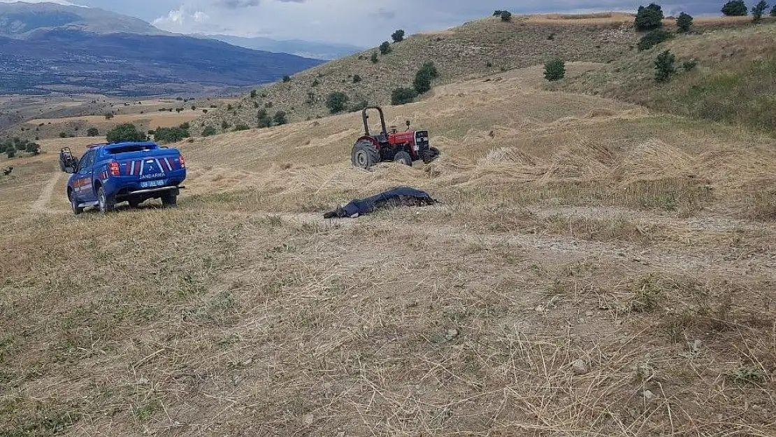 'Suşehri´nde traktör devrildi: 1 ölü, 1 yaralı'