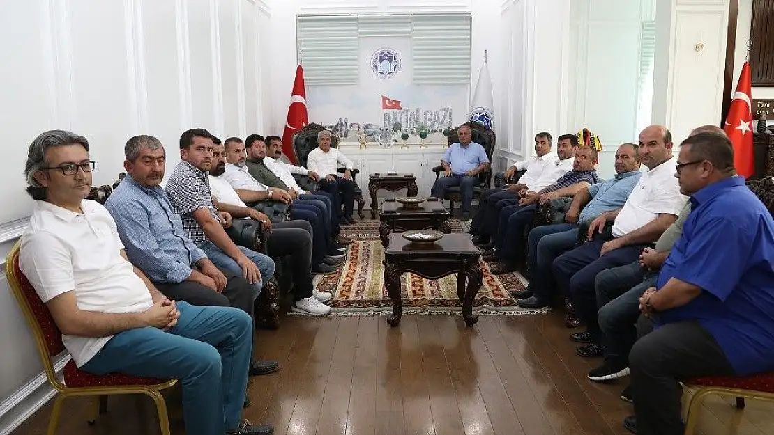 'Bursa Malatya Darendeliler Derneği´nden Başkan Güder´e ziyaret'