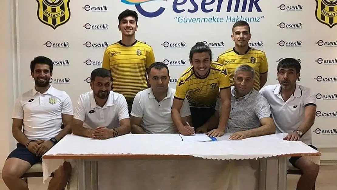 'Yeni Malatyaspor, Erşan Yasa ve Mehmet Süha Yiğit´i profesyonel yaptı'