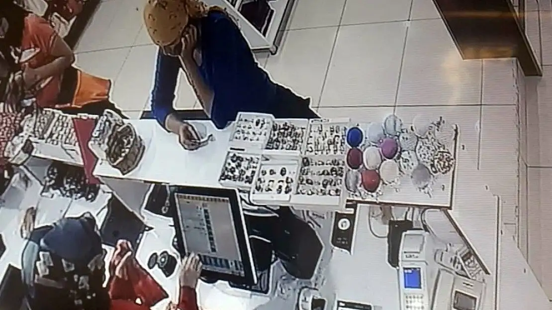 'İşbaşındaki `tırnakçılar´ uyanık tezgahtar engeline takıldı'
