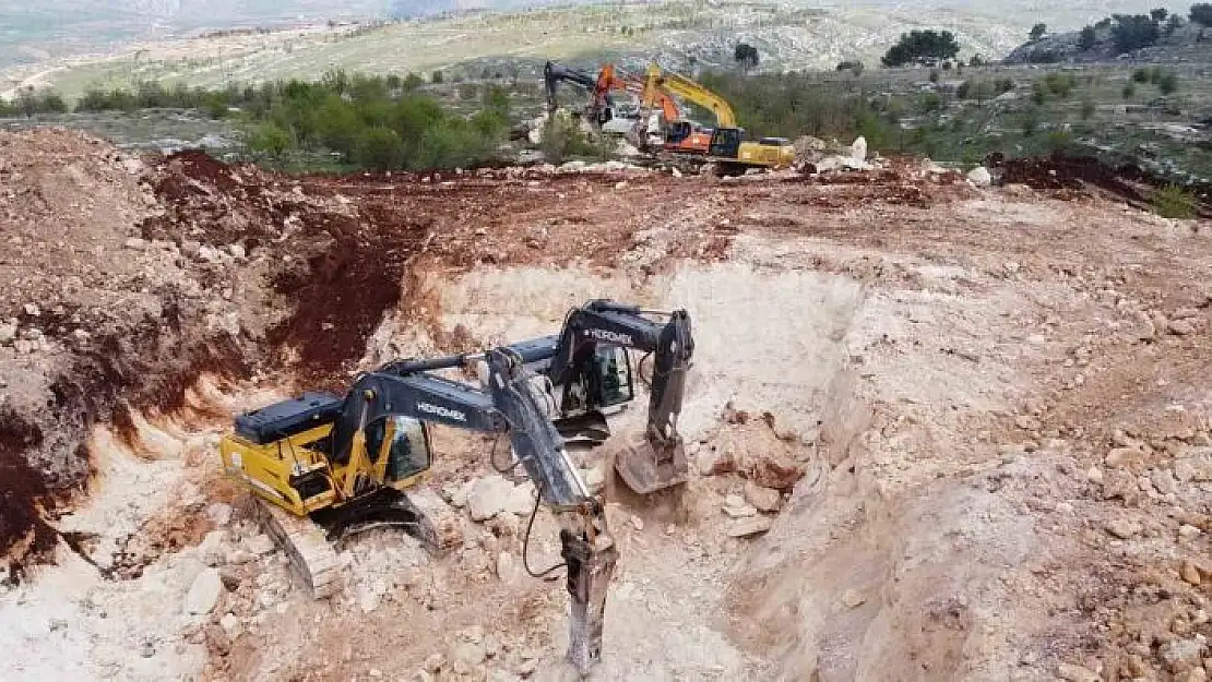 '25 bin kalıcı konutun yapılacağı Karadağ´da iş makineleri çalışmaya başladı'