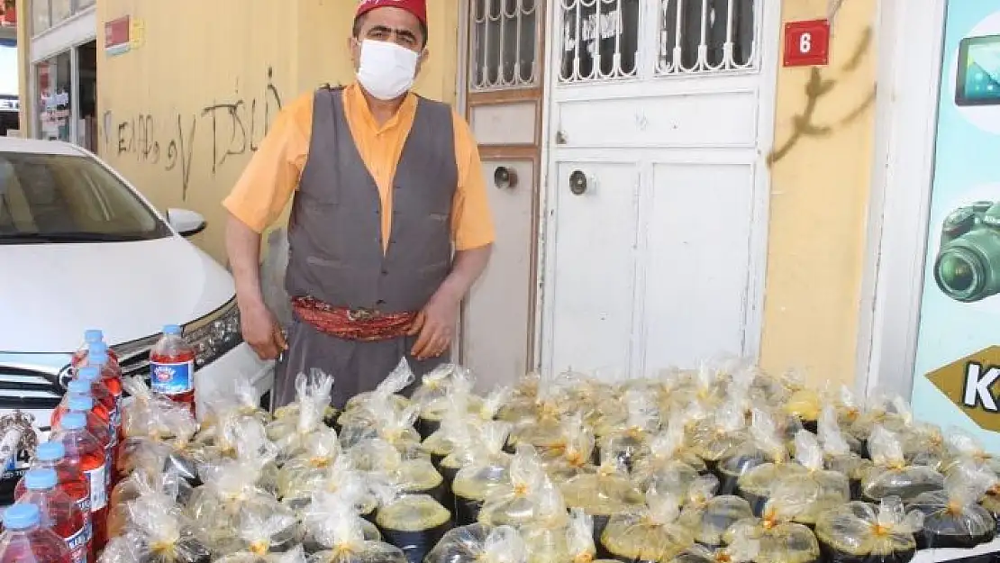 '28 yıldır boyam şerbeti yapıp satıyor'