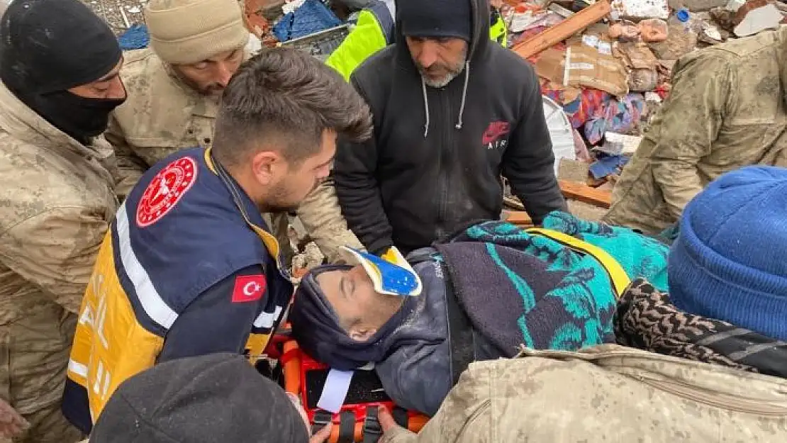 '30 saat sonra enkazdan sağ olarak çıkartıldı'