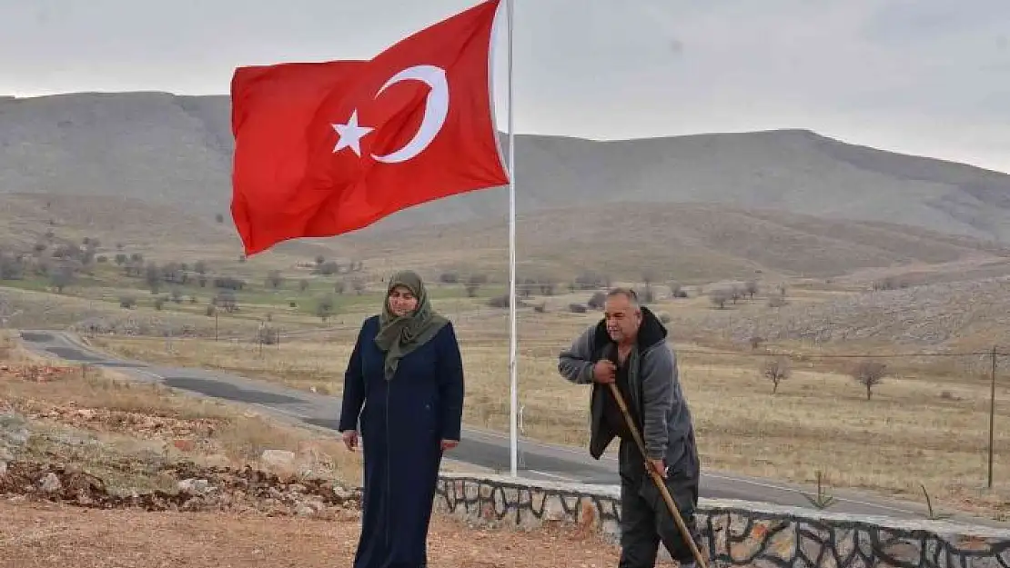 '31 yıl önce şehit edilen siviller için anıt mezar yapıldı'