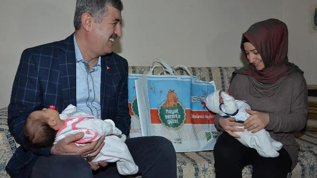 'Yeşilyurt Belediyesinden Yeni Doğan Bebeklere ''Hoş geldin'' Hediyesi'