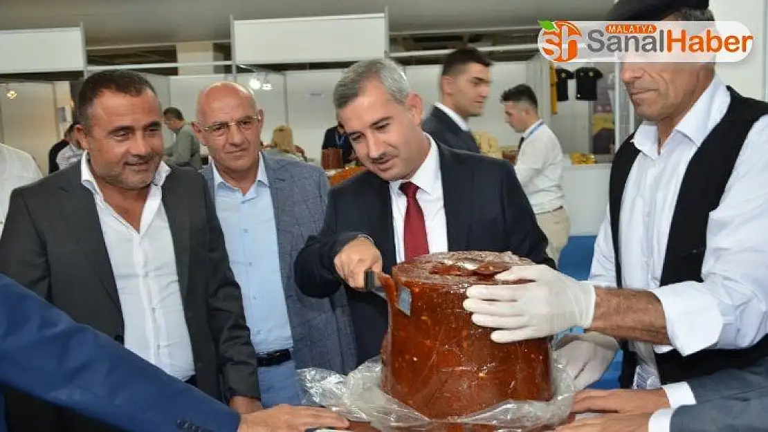 4. Bursa Anadolu Günlerinde Yeşilyurt Belediye standına yoğun ilgi