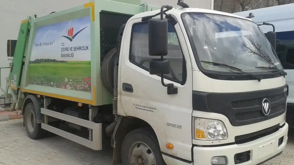 ÇEVRE VE ŞEHİRCİLİK BAKANLIĞINDAN KULUNCAK'A  ARAÇ DESTEĞİ