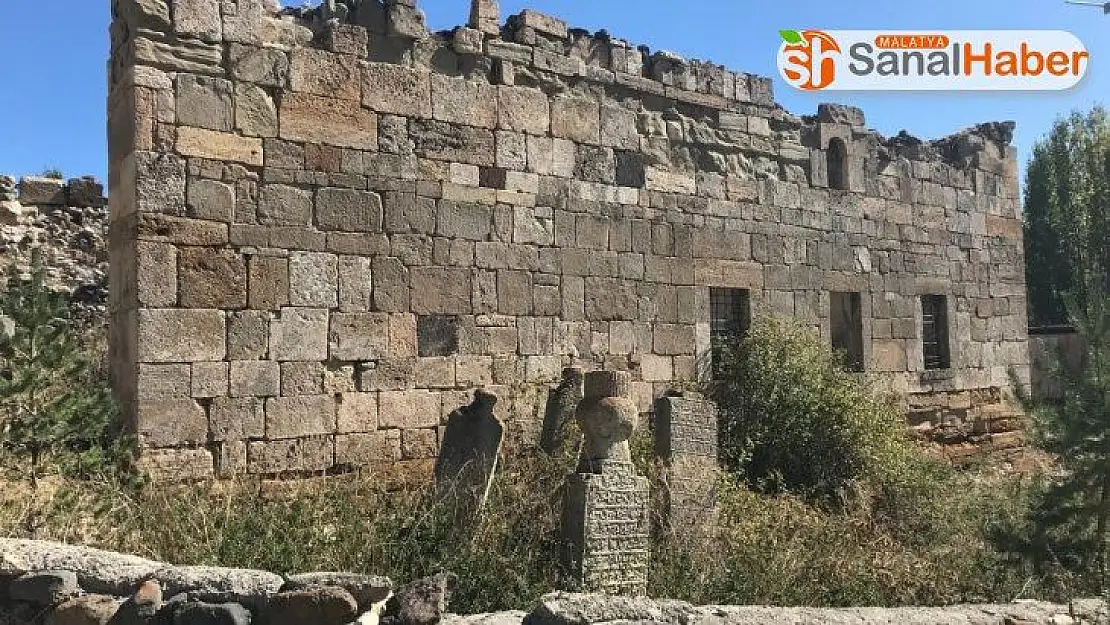 5 asırlık cami ilgi bekliyor