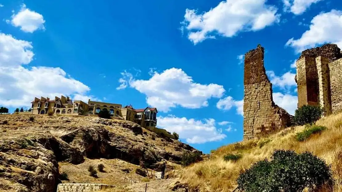 '5 bin yıllık Harput Kalesi´nden görsel şölen'