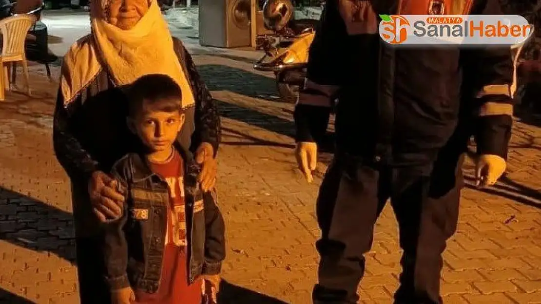 5 yaşındaki Yusuf 'Ben devletime bağış yapacağım' dedi, 10 TL'sini verdi