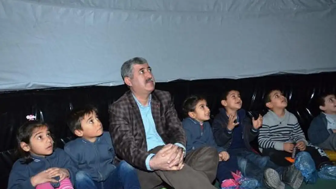 Yeşilyurt Belediyesinden Öğrencilere Planetaryum Gösterisi