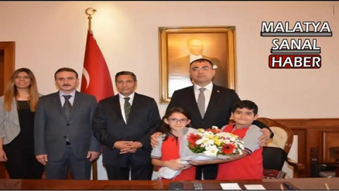 ÖĞRENCİLERDEN VALİ TOPRAK'A ZİYARET