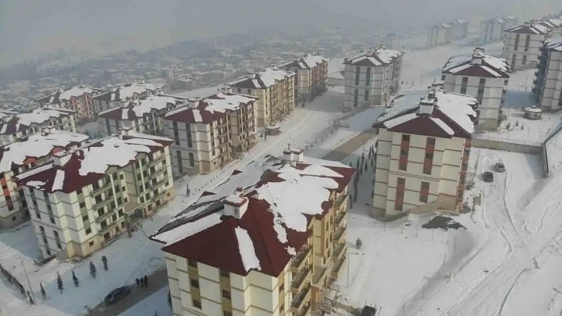 '7.6´lık depremin merkez üssü Elbistan´da TOKİ konutları sapasağlam'