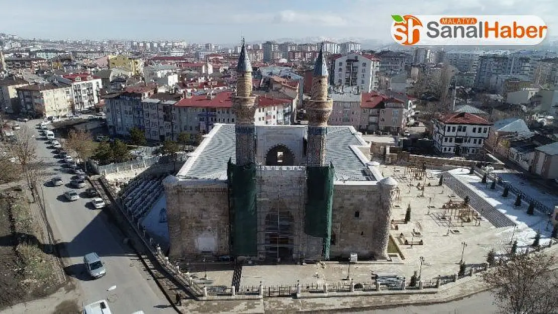 748 yıllık Gök Medrese müzeye dönüştürülüyor