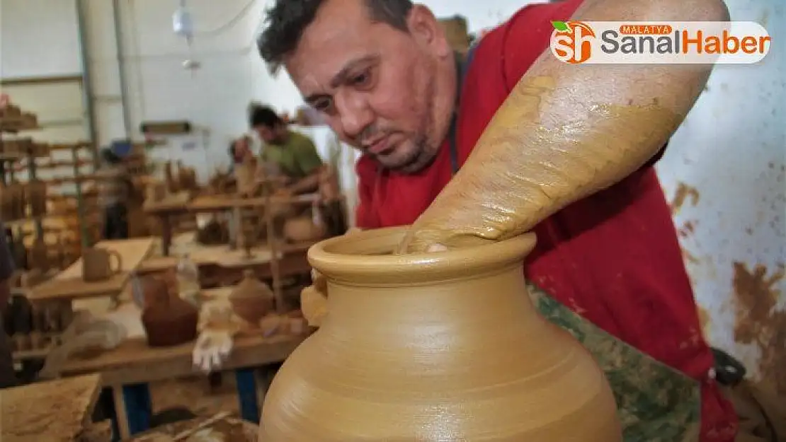 8 arkadaşın kurduğu fabrikadan 18 ülkeye çömlek ihracatı