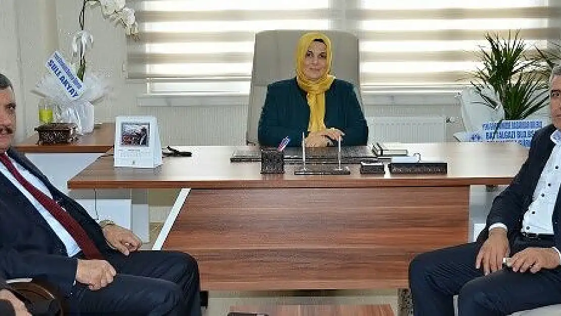  BAŞKAN GÜRKAN, AK PARTİ KADIN KOLLARINI ZİYARET ETTİ 