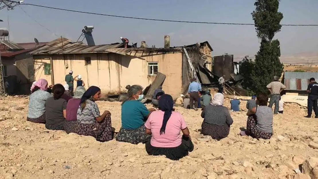 'Açık hava sinemasında film izler gibi yangını izlediler'