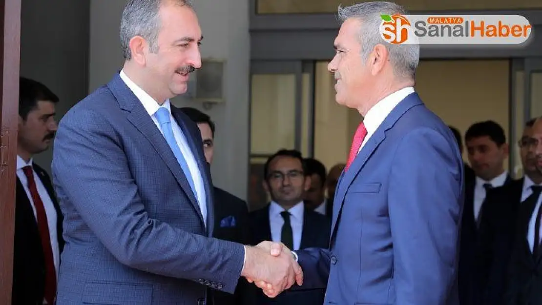 Adalet Bakanı Gül, KKTC Cumhuriyet Meclisi Başkanı Uluçay ile görüştü