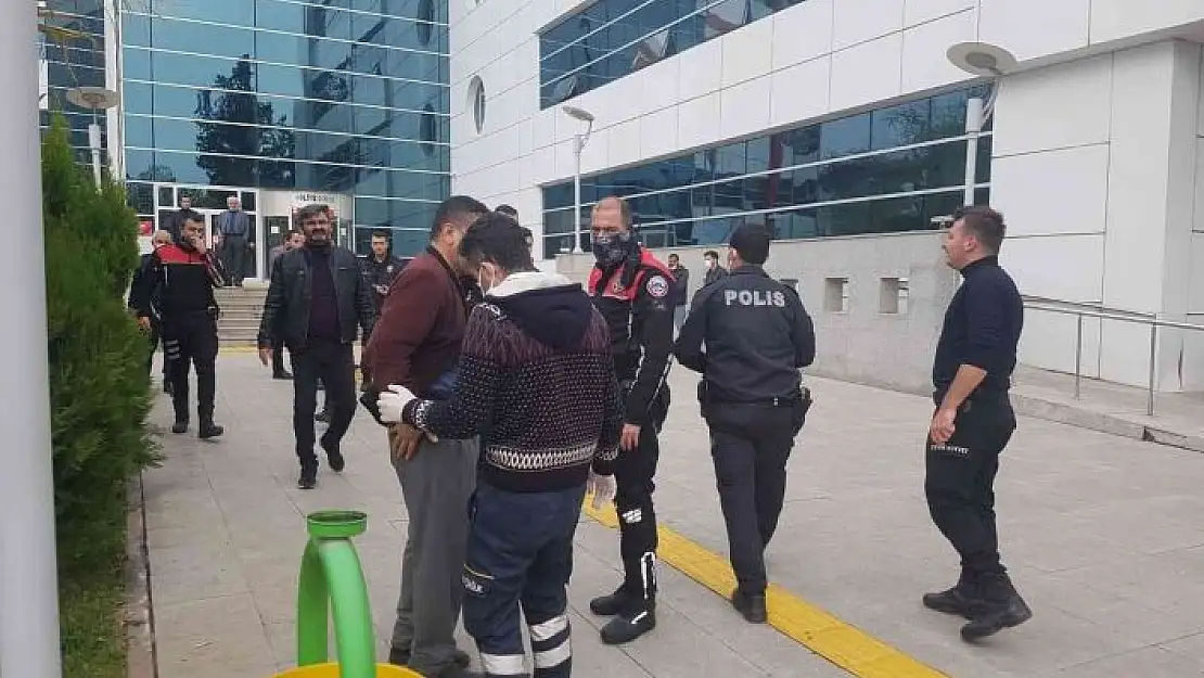'Adıyaman Adliyesinde bıçaklı kavga: 2 yaralı'