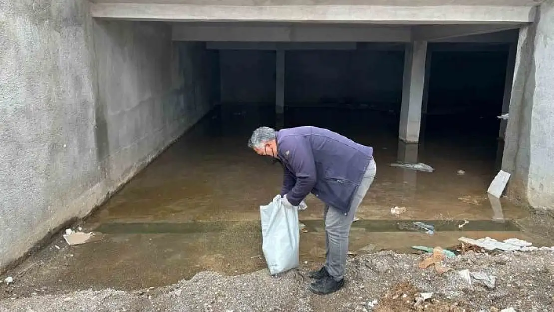 'Adıyaman Belediyesi ilaçlama çalışmalarına devam ediyor'