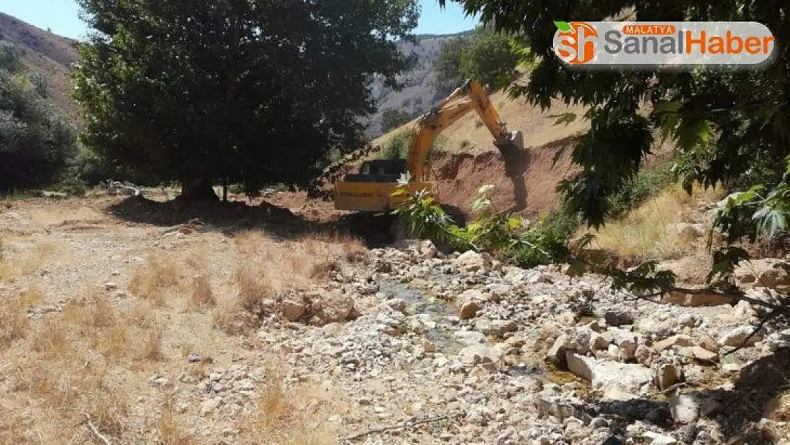 Adıyaman Belediyesi, Tut Medetsiz isale hattında çalışma yaptı