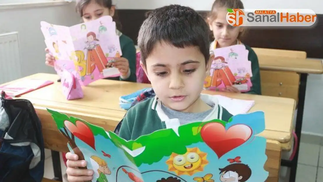 Adıyaman'da 154 bin 43 öğrenci karne sevinci yaşadı