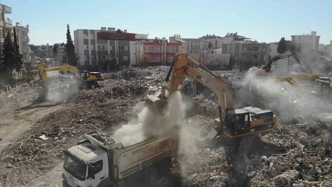 'Adıyaman´da depremin 13´üncü günündeki enkaz kaldırma çalışmaları havadan görüntülendi'