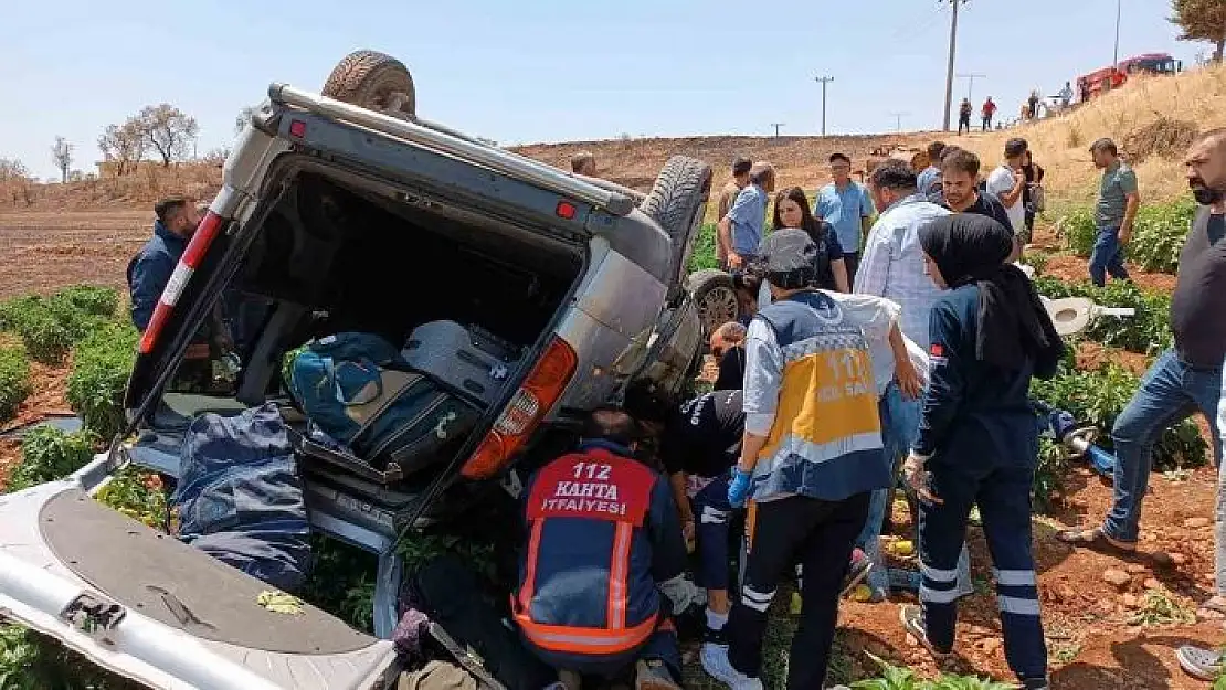 'Adıyaman´da hafif ticari araç şarampole düştü: 2´si ağır 5 yaralı'