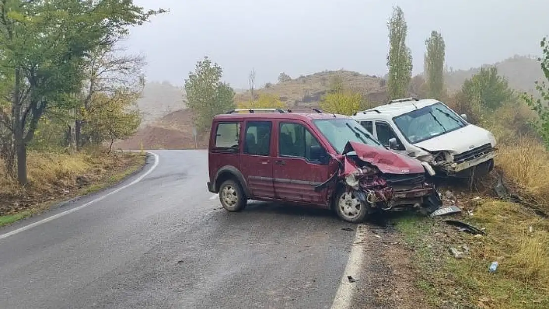 'Adıyaman´da iki hafif ticari araç çarpıştı: 9 yaralı'