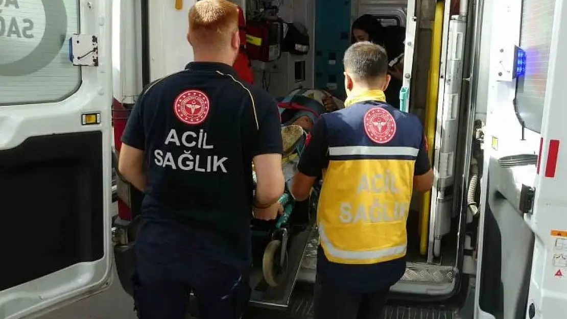 'Adıyaman´da kule vinç devrildi: 2 yaralı'