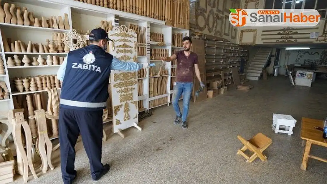 Adıyaman'da maske dağıtımı sürüyor