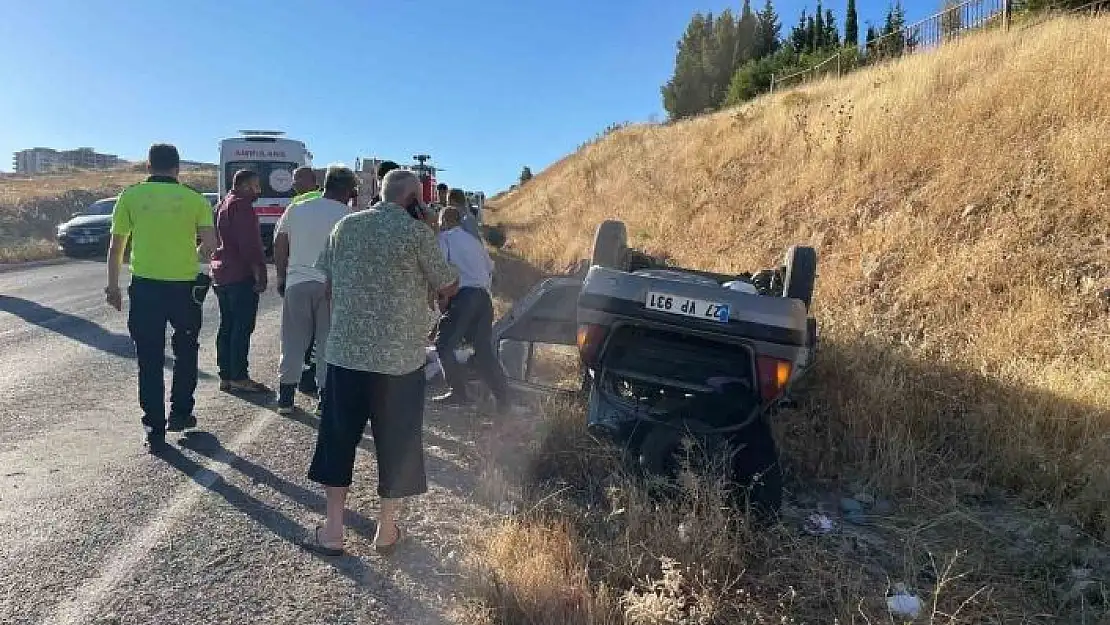 'Adıyaman´da otomobil şarampole yuvarlandı: 1 ölü, 2 yaralı'