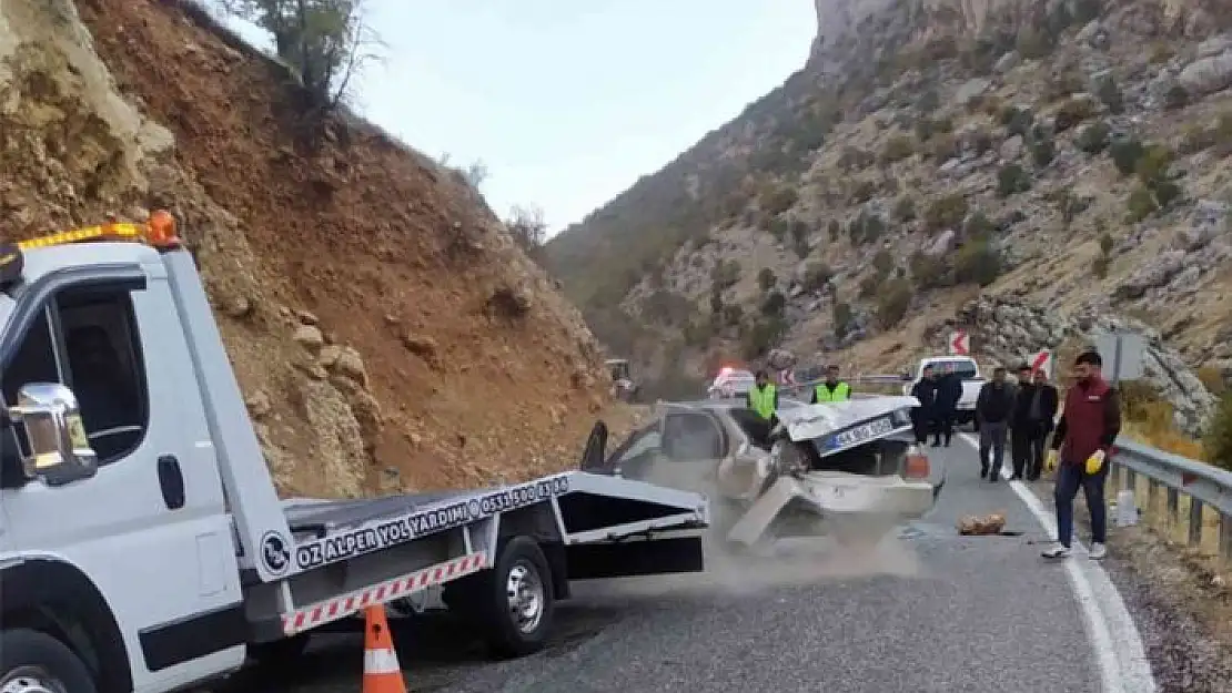 'Adıyaman´da takla atan otomobildeki 2 kişi yaralandı'