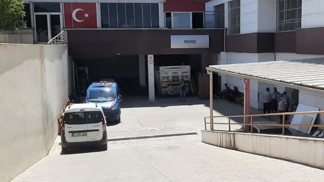 'Adıyaman´da traktör devrildi: 1 ölü, 1 yaralı'