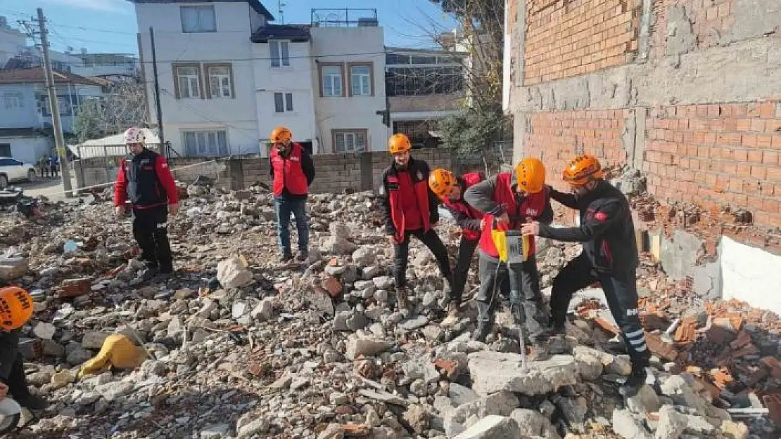 'Adıyamanda uygulamalı deprem tatbikatı yapıldı'