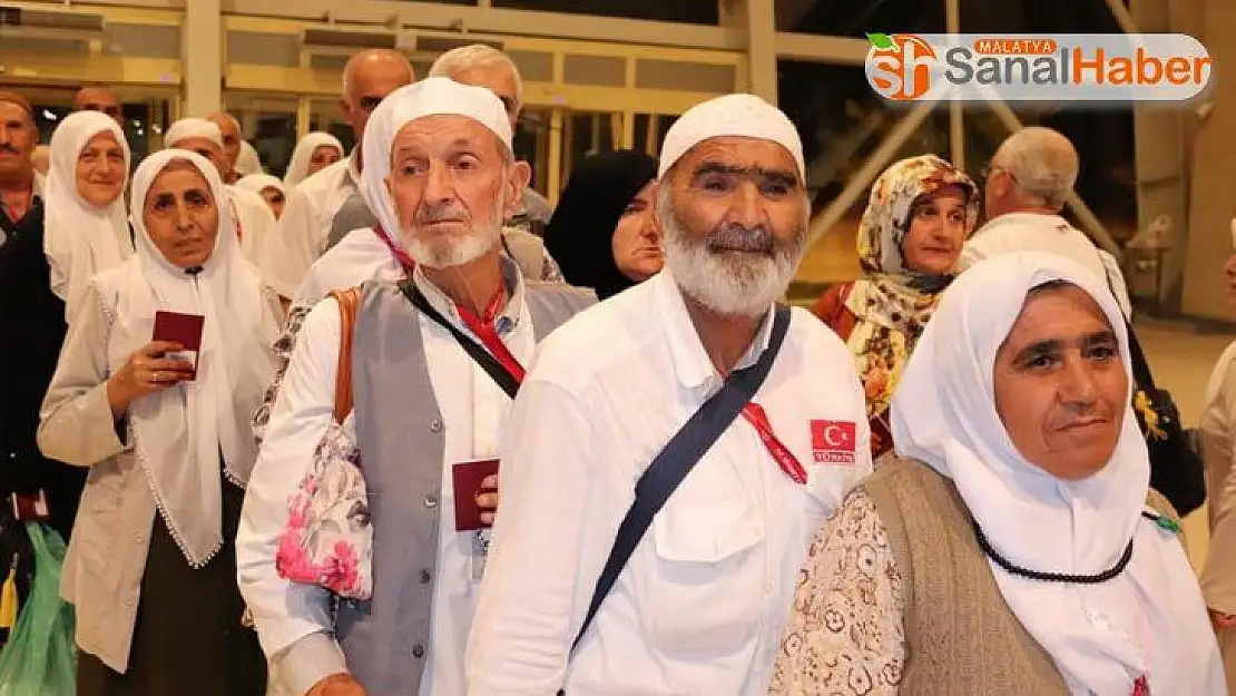 Adıyaman'ın ilk hacı kafilesi döndü