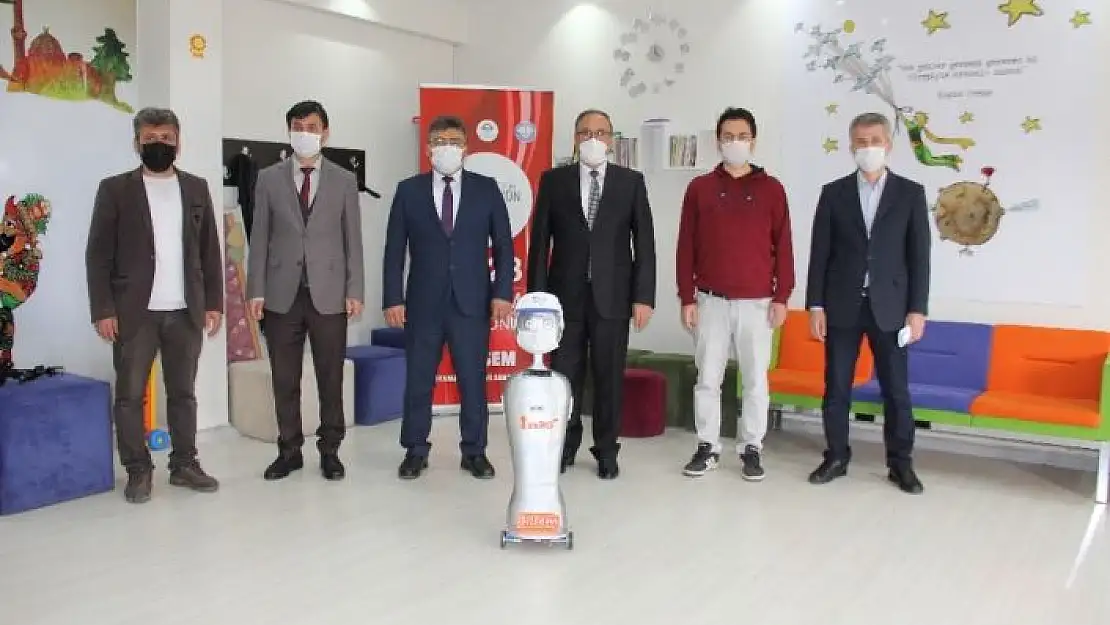 'Adıyaman´ın `IzeRO19´u Japonya´nın `Robovie´sine rakip'